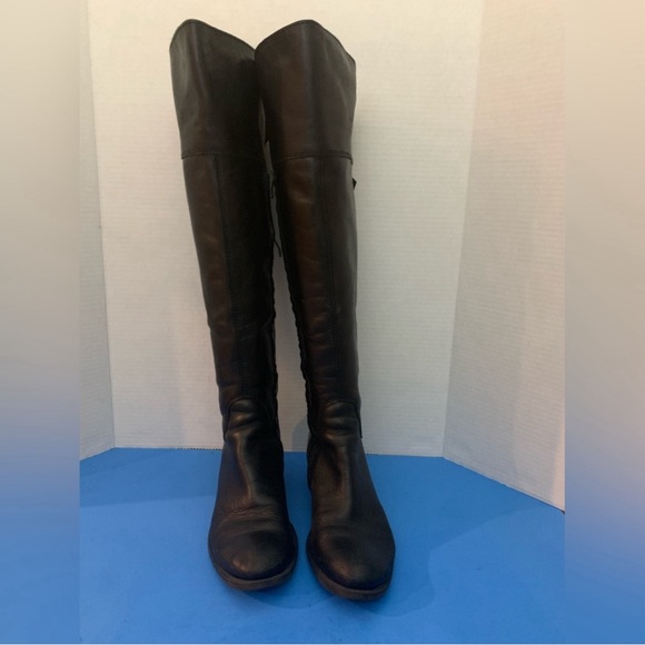Reposhing Gorgeous USED Vince Camuto Black Boots size 8.5. Too small for me🥹 - Picture 7 of 7